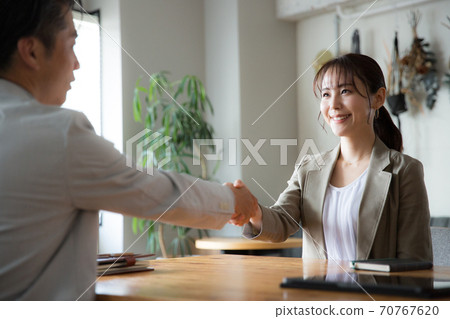 握手的業務場景 70767620