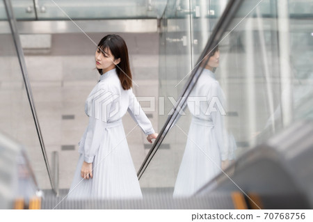 Escalator women Escalator women 70768756