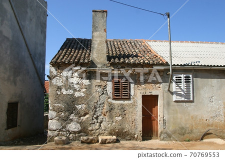 A typical little old village in the Lun, Island Pag, Croatia 70769553