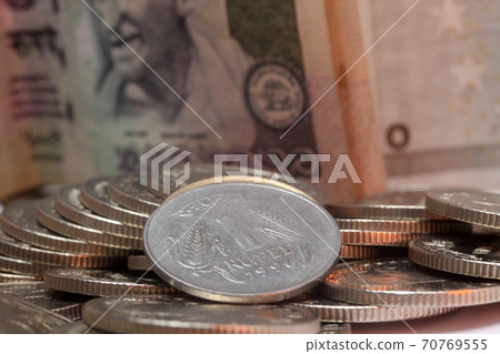 1 Indian ruppe 1 Indian ruppe 70769555