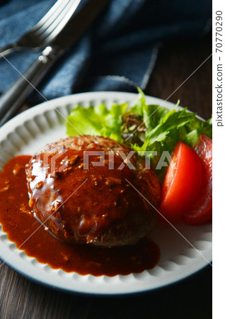 Hamburger steak and demiglace sauce Hamburger steak and demiglace sauce 70770290