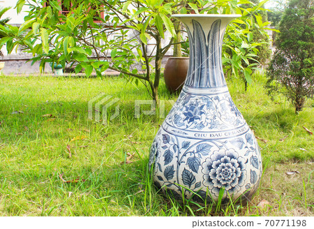Ceramic products Ceramic products 70771198