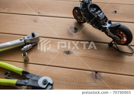 Bike maintenance image material 70780903