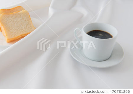 桌布和咖啡杯圖像 70781266