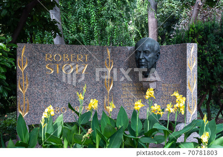 Monument to Austrian composer Robert Stolz in Vienna Monument to Austrian composer Robert Stolz in Vienna 70781803