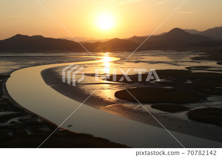 Suncheon Bay. Yongsan Observatory. Sunrise 70782142