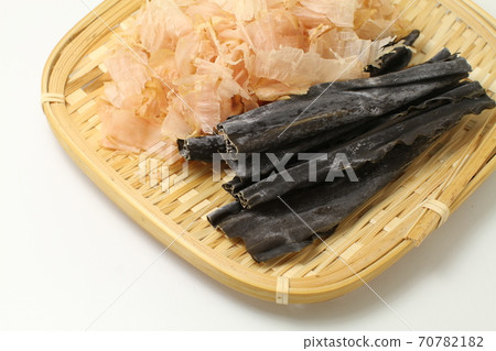 Ingredients for Japanese-style soup stock, dried bonito and kelp, two types Ingredients for Japanese-style soup stock, dried bonito and kelp, two types 70782182
