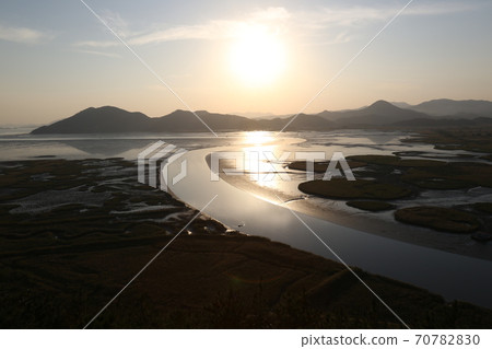 Suncheon Bay. Yongsan Observatory. Sunrise Suncheon Bay. Yongsan Observatory. Sunrise 70782830