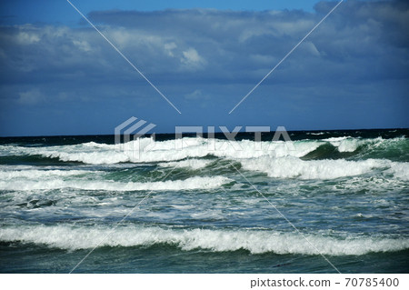 Nagato City, the second largest beach in the Sea of Japan, Shiranami Sea 70785400