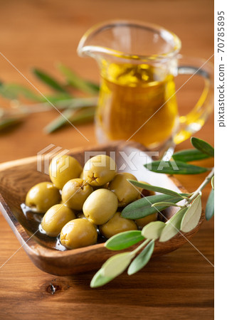 Boiled olives 70785895