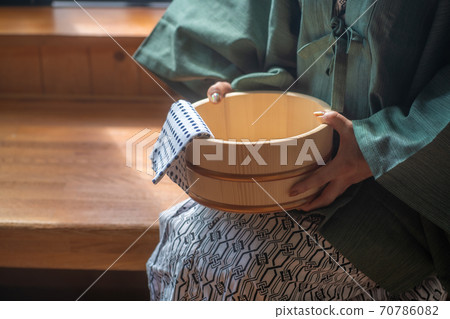 來溫泉的女人 來溫泉的女人 70786082