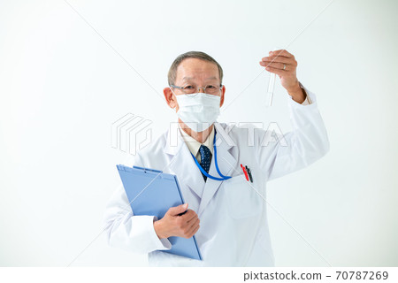 Medical image: A man in a white coat Medical image: A man in a white coat 70787269