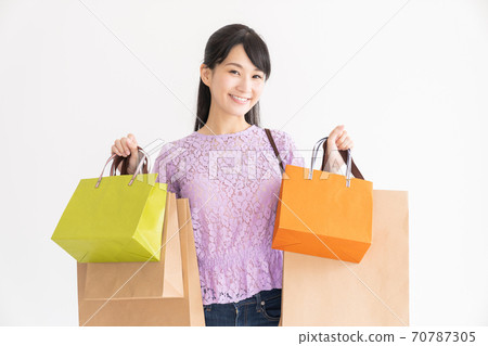 A woman shopping A woman shopping 70787305