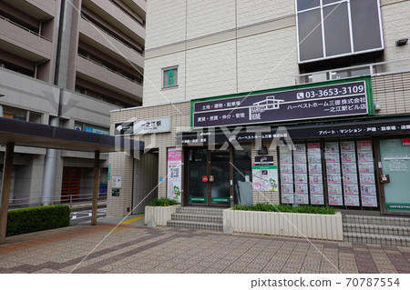 Early morning in front of Ichinoe station 70787554