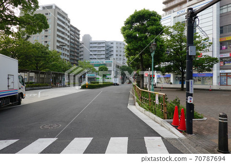 In front of Funabori station in the early morning (Tokyo) In front of Funabori station in the early morning (Tokyo) 70787694