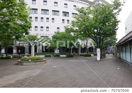 In front of Funabori station in the early morning (Tokyo) In front of Funabori station in the early morning (Tokyo) 70787698