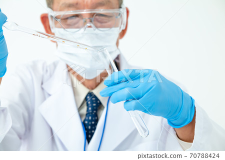 Medical image: A man in a white coat Medical image: A man in a white coat 70788424