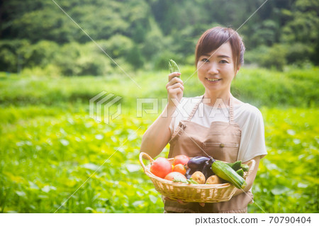 婦女與蔬菜 70790404