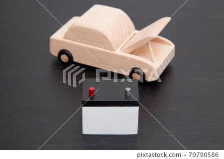 汽車電池圖片 70790586