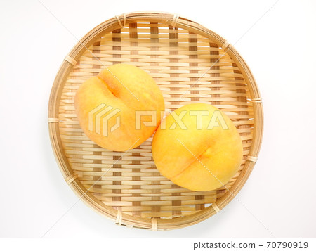 Yellow peach peach peach peach 70790919