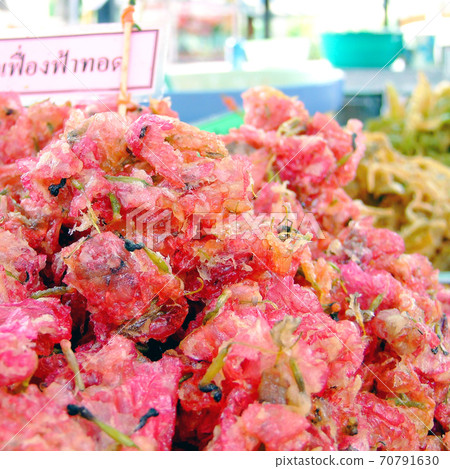 Fried flowers Fried flowers 70791630