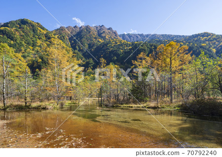 《Nagano Prefecture》 Autumn Kamikochi Tashiro Marsh and Tashiro Pond 《Nagano Prefecture》 Autumn Kamikochi Tashiro Marsh and Tashiro Pond 70792240