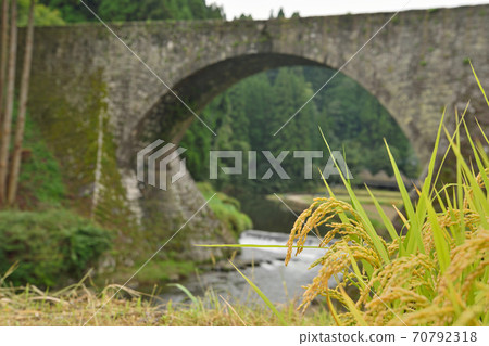 Autumn Tunbun Bridge 70792318