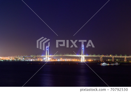 從神奈川縣橫濱大三橋看橫濱海灣大橋的夜景 從神奈川縣橫濱大三橋看橫濱海灣大橋的夜景 70792530