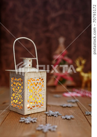 Christmas yellow lamp light background 70793172