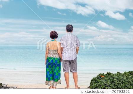 Middle aged couple relaxing at chaweng beach in koh samui ,Thailand. 70793291