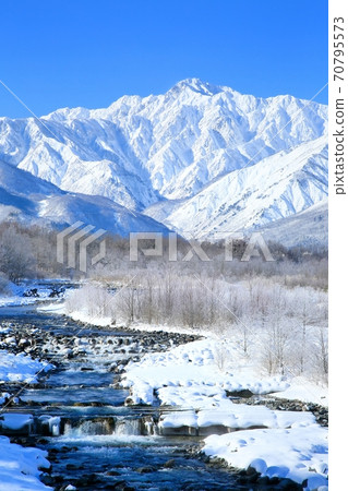 Snow scene of Matsukawa and Northern Alps 70795573