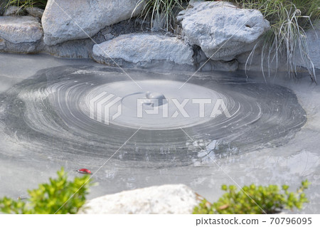 Beppu Hell Tour / Onishibozu Hell 70796095