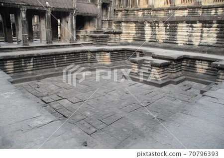 Cambodia, Angkor Wat, bathing pond ruins Cambodia, Angkor Wat, bathing pond ruins 70796393