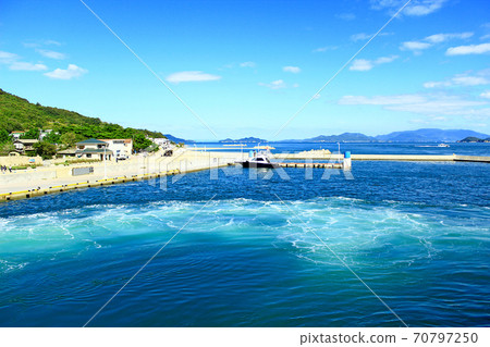 [Kagawa] Megijima: Breakwater and beautiful sea seen from the ferry departing from the port 70797250