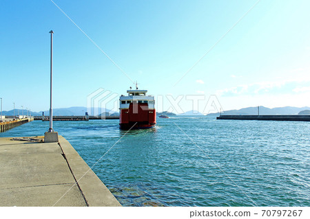 [Kagawa] Megijima Ferry departing from Megi Port to Ogijima 70797267
