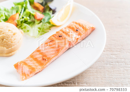 grilled salmon steak with mash potato and vegetable grilled salmon steak with mash potato and vegetable 70798333