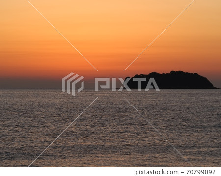 The dawn of Harima Nada seen from Kanegasaki, Aioi City 70799092