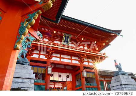 Fushimi Inari Taisha Shrine with Asahi Fushimi Inari Taisha Shrine with Asahi 70799678