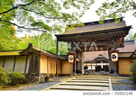 Koyasan Kongobuji Temple Main Gate (Koya-cho, Ito-gun, Wakayama Prefecture) 70802146