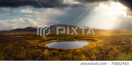 Beautiful View of Scenic Lake on a Fall Season 70802483