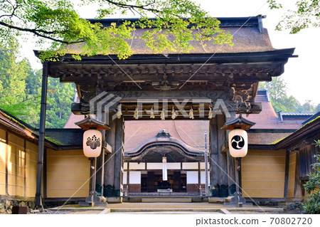 Koyasan Kongobuji Temple Main Gate (Koya-cho, Ito-gun, Wakayama Prefecture) Koyasan Kongobuji Temple Main Gate (Koya-cho, Ito-gun, Wakayama Prefecture) 70802720
