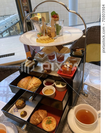 Afternoon tea Afternoon tea 70803984