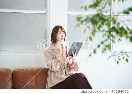 Creator apparel brand designer fashion freelance editor working woman Creator apparel brand designer fashion freelance editor working woman 70804072