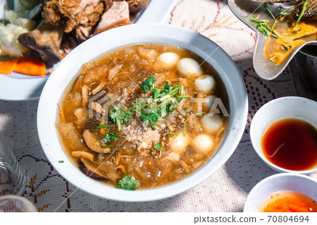 Chinese style soup; or braised fish maw in red gravy with eggs, mushroom, 70804694