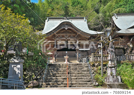 [Mt. Kagamichi-in Seiryu-ji Temple] (Shikoku Sacred Site No. 35 Fudasho) Takaokamachicho, Tosa City, Kochi Prefecture 70809154