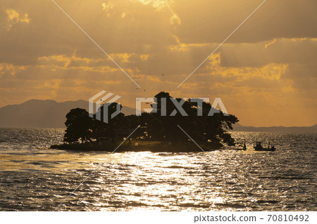 Shi戶湖和Yomegashima Shi戶湖和Yomegashima 70810492