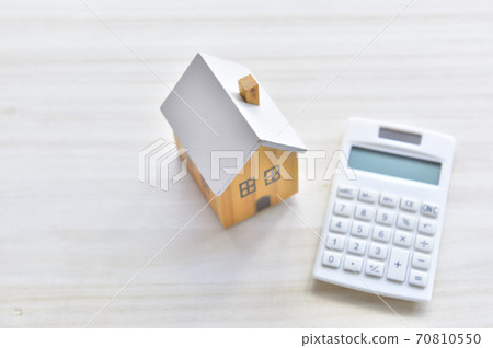 Image of buying a house 70810550