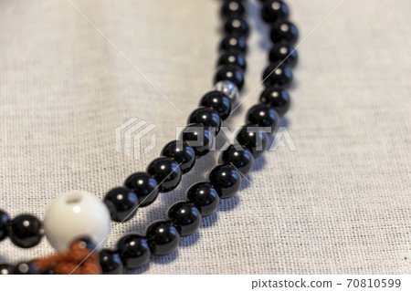 Black beads Black beads 70810599
