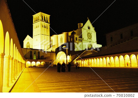 Assisi Assisi 70810802