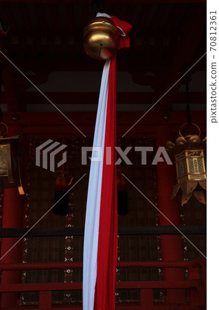 京都伏見稻荷大社的Hontsubo Suzu和Suzuo 京都伏見稻荷大社的Hontsubo Suzu和Suzuo 70812361